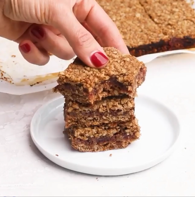 Easy Date & Pecan Crumble Bars