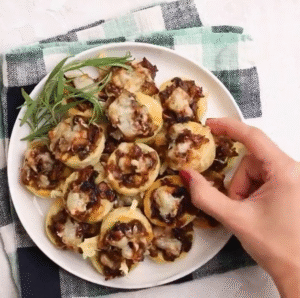 Easy-Mushroom-and-Cheese-Puff-Pastry-Bite